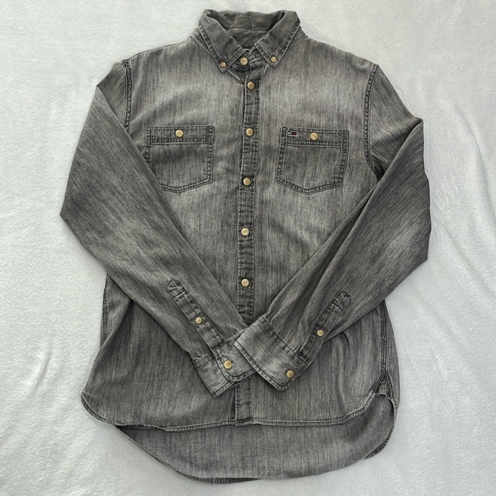 Tommy Hilfiger Men’s Washed Out Grey Long Sleeve Button Down Shirt Size Medium
